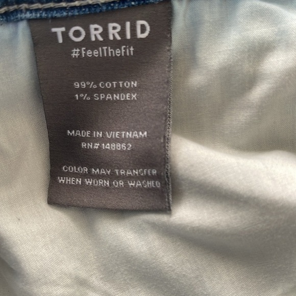 Torrid Denim Button Fly Distressed Raw Hem Crop Jeans Womens 16S - Picture 8 of 8